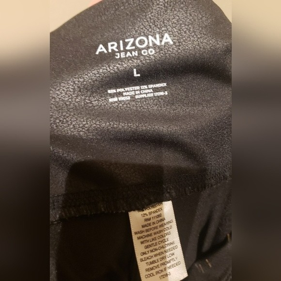 Arizona Jean Co Black Leggings Snakeskin Print Size Large - Picture 2 of 4